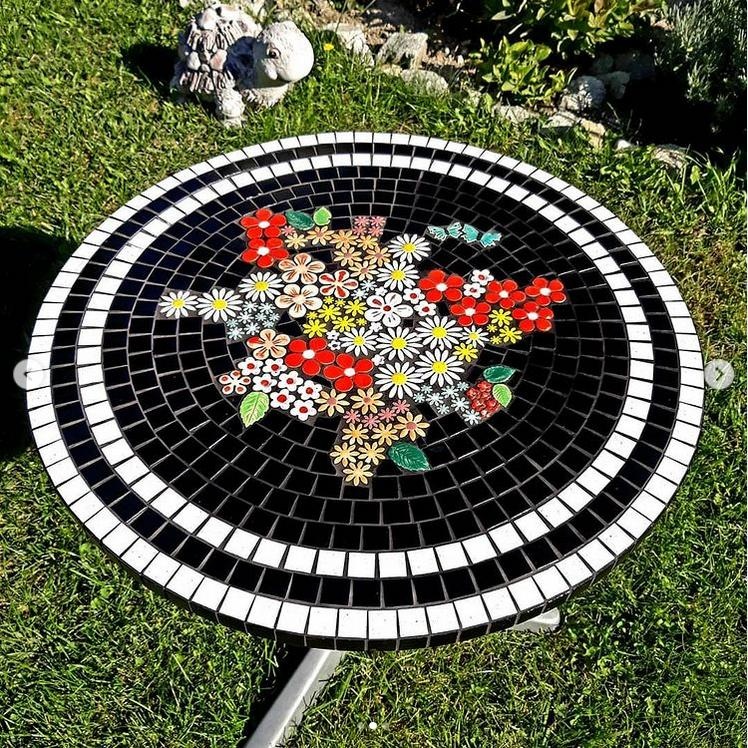 mozaikový stolík kvietkový 2