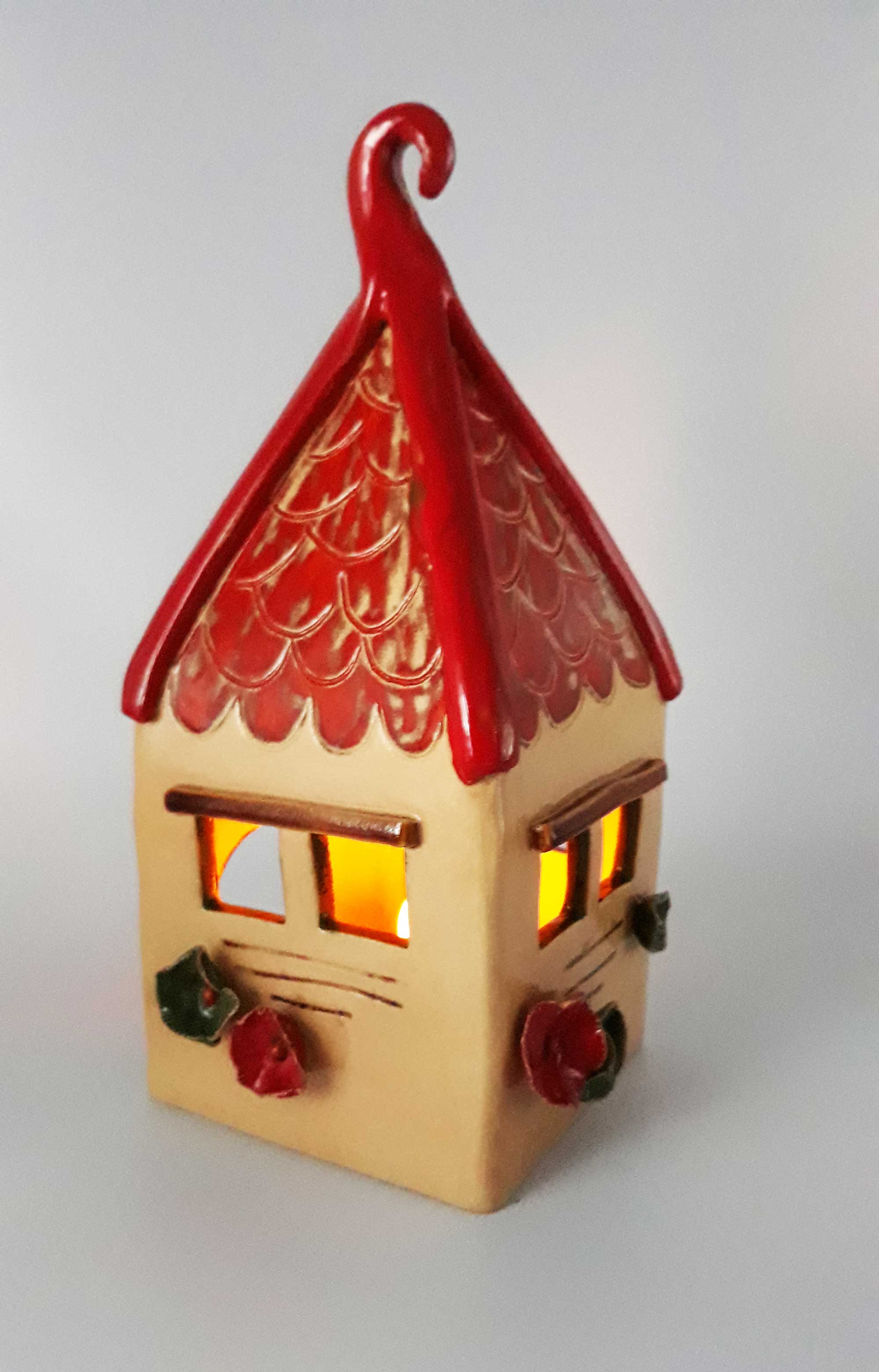 lampášik - domček červený 2