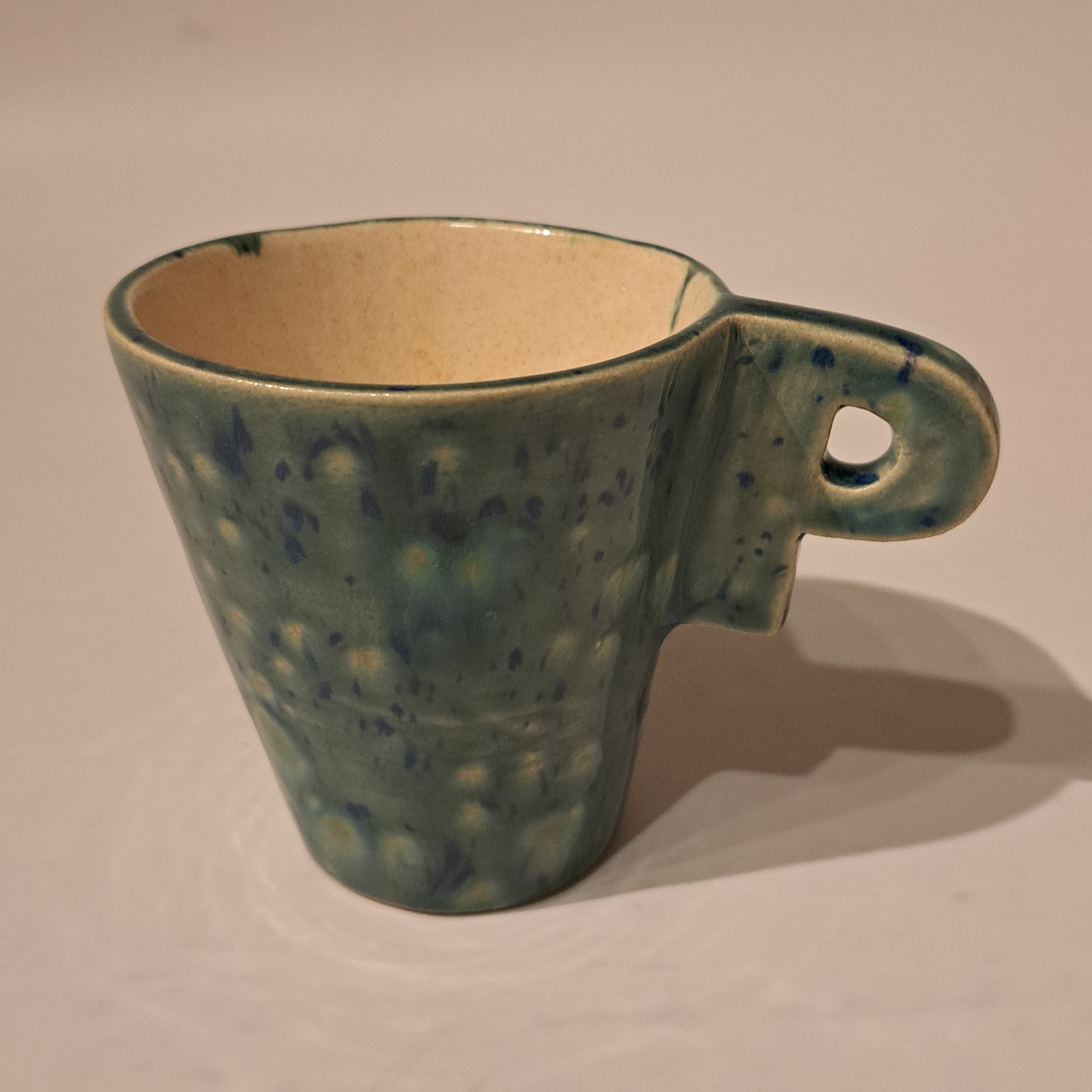 šálky písmenkové 2